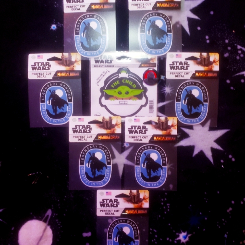 9pc- Star Wars × Disney: The Mandalorian, Decals (×7), Magnet (×1) +  Pin (×1)